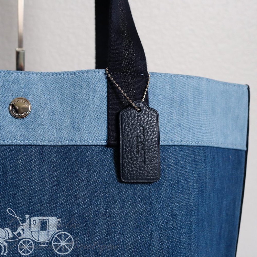 NWT Coach Denim Tote with Horse & Carriage - Picture 3 of 11